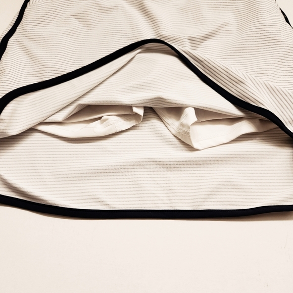 Peter Millar Women's Performance Alice Petal Hem Contrast Trim Golf Skort Small - Picture 6 of 10